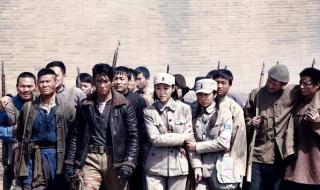 向着炮火前进主题曲